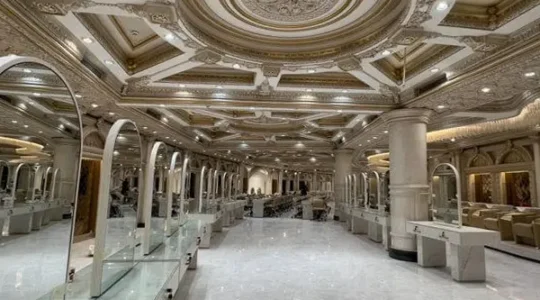 ویترین غرب تهران 125 ارایشگاه چم