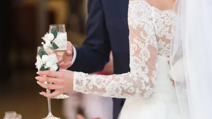 استودیو-انسی_-دوست