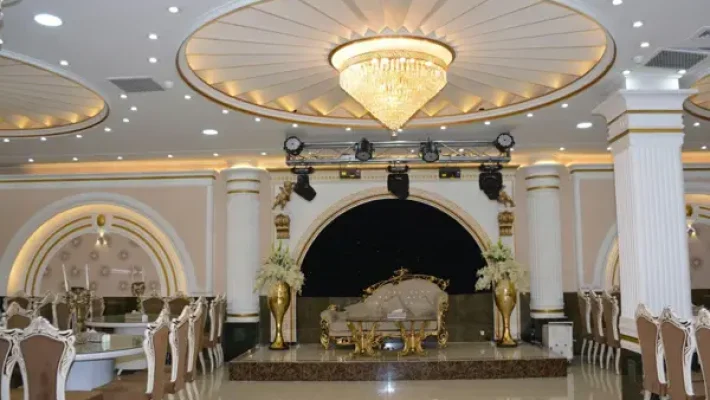 تالار ارغوان طلایی