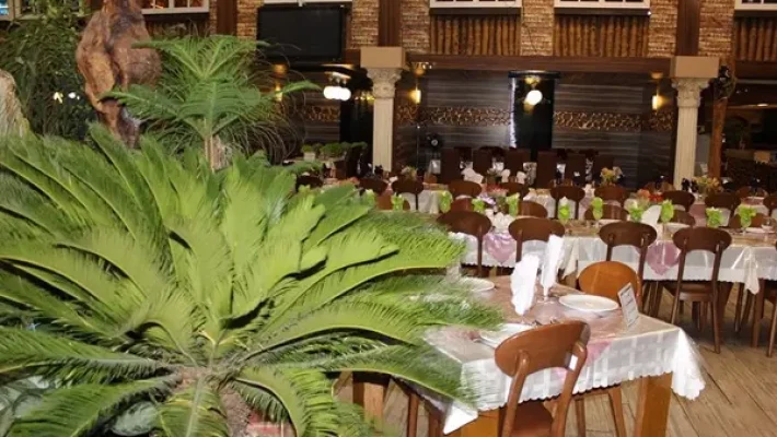 رستوران-پدیده-شاندیز